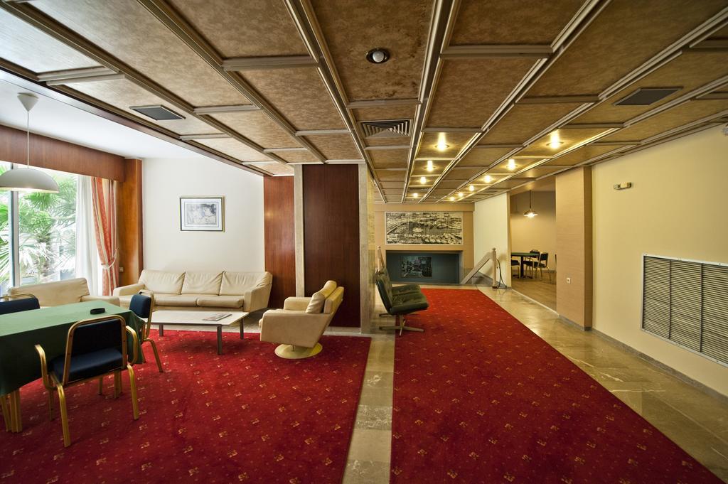 Paolo Hotel Лоутраки Экстерьер фото