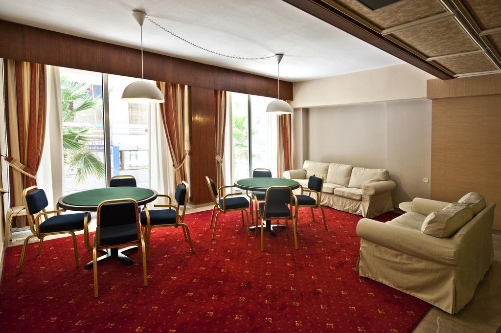 Paolo Hotel Лоутраки Экстерьер фото