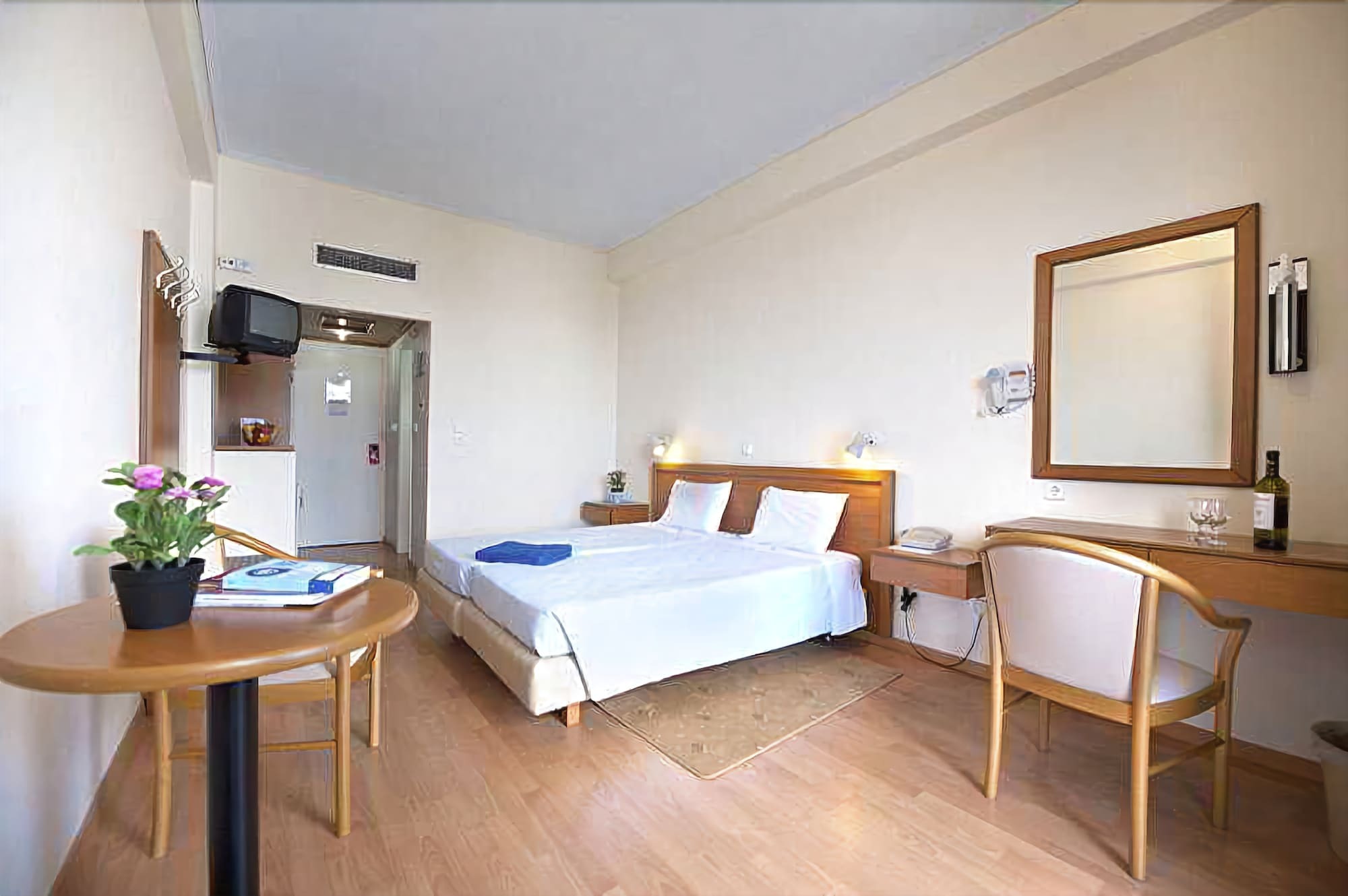 Paolo Hotel Лоутраки Экстерьер фото
